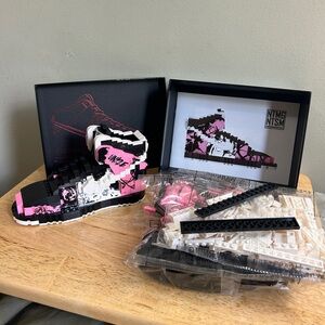 NETMAGNETISM SERIES 6 VI- Nike Dunk High SB UNKLE 
LEGO  Kick Brick